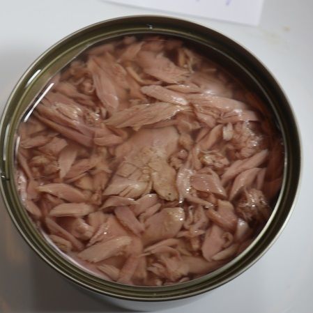 Canned tuna chunk in oil 185g canned tuna fish in braine with low price manufacturer in Thailand