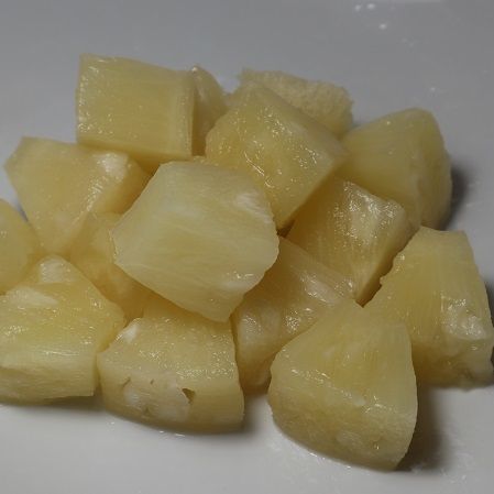 CANNED PINEAPPLE SLICES IN LIGHT SYRUP FROM THAILAND Wholesale canned price offer